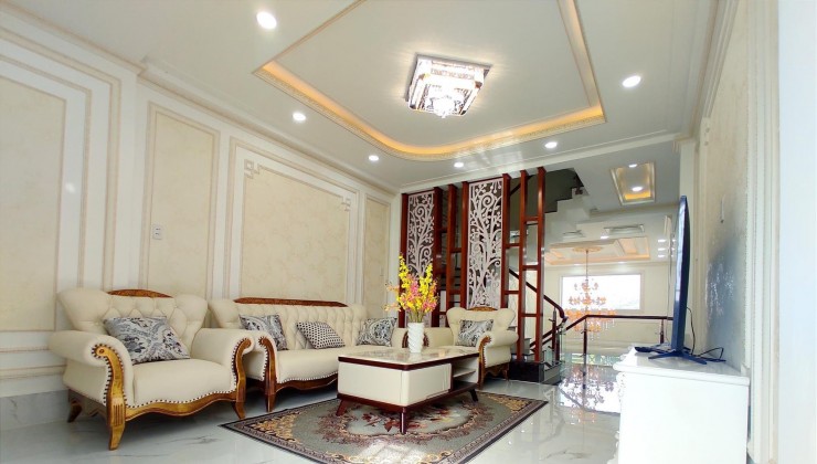 BÁN NHÀ 4 TẦNG ,SÁT CHỢ TÂN QUY, Q7,  4* 10 M, CHỈ 4 TỶ